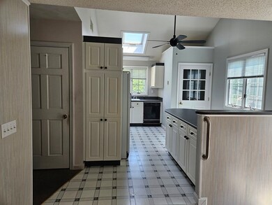 165 Donohue Rd, Dracut, MA 01826 - photo 5