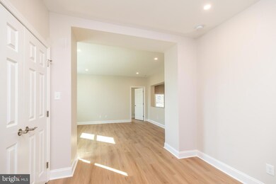 70 S Main St unit 2R, Doylestown, PA 18901 - photo 4