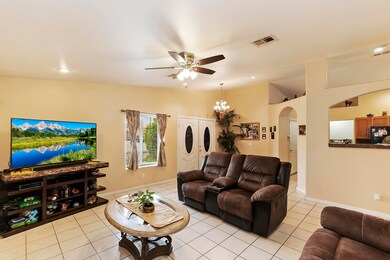 007_Living Room
