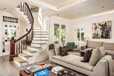 4 Living Room
