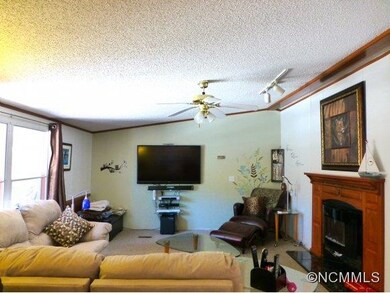 GR with gas fireplace