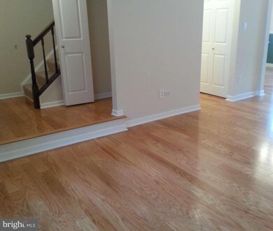 146 Edinburgh Square, Sterling, VA 20164 - photo 4