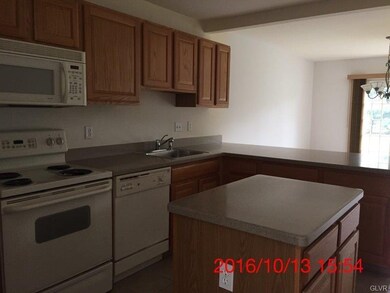 1016 Timberidge Ln, Allentown, PA 18106 - photo 6