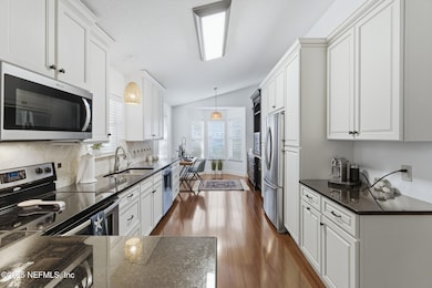 128 Seminole Rd unit 11, Atlantic Beach, FL 32233 - photo 4