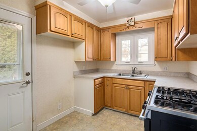 2222harwitch_kitchen02-copy