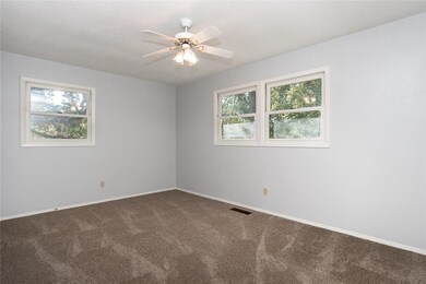 master bedroom has en suite half bath