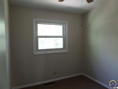 3400 SW Twilight Dr, Topeka, KS 66614 - photo 4