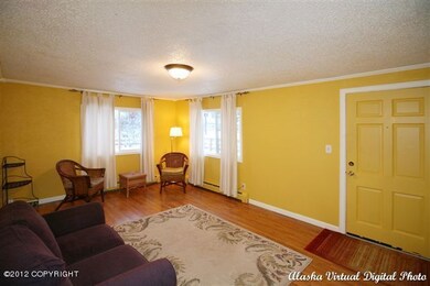 Brightly colored livingroom