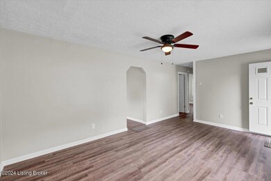 06-5910 Cole Ave-106