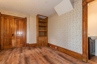 Front first floor bedroom with half bath,  would a