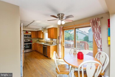 6571 Whetstone Dr, Frederick, MD 21703 - photo 7