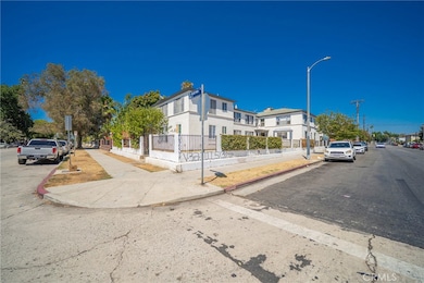 2367 W 18th St, Los Angeles, CA 90019 - photo 3