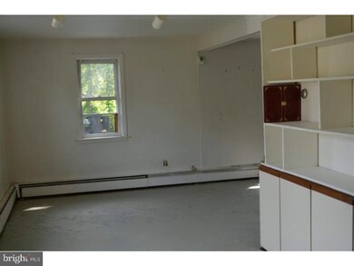 4210 Chestnut Hill Rd, Center Valley, PA 18034 - photo 5