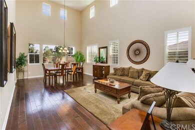 DINING RM/LIVING RM COMBO