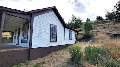 126 S Nelson Ave, Mitchell, OR 97750 - photo 2