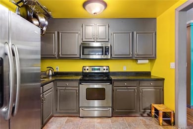 Efficient kitchen space with lots of cabinets