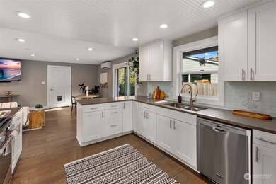 8014 215th St SW, Edmonds, WA 98026 - photo 4