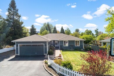 3439 Snowy Butte Ln, Central Point, OR 97502 - photo 3