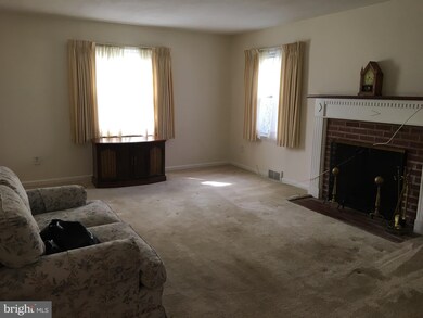 90 Pickford Ave, Ewing, NJ 08618 - photo 4