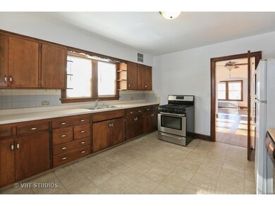 217 N Larch Ave unit A, Elmhurst, IL 60126 - photo 4