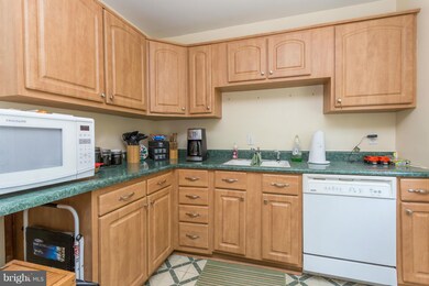 148 Polk Dr, Manassas Park, VA 20111 - photo 7