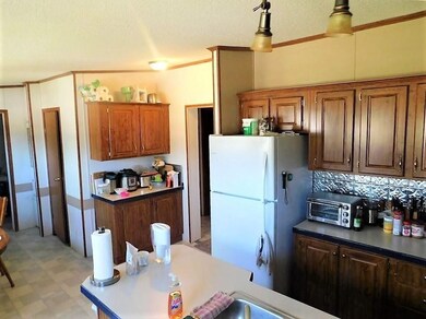 1008 E Jordan Rd, Colcord, OK 74338 - photo 6