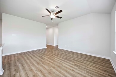 805 Clear Valley Ln, Dayton, TX 77535 - photo 7