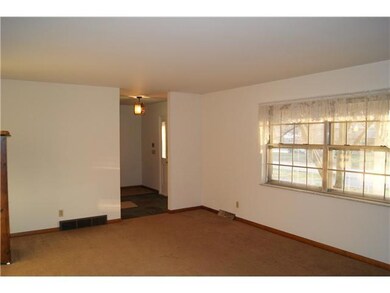 1036 Barberry Ln, Columbus, OH 43213 - photo 2