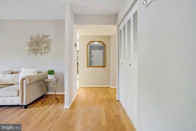 856 Quince Orchard Blvd unit T-2, Gaithersburg, MD 20878 - photo 4