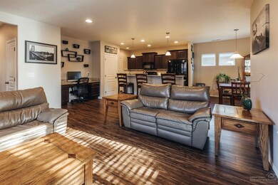 20285 Knightsbridge Place, Bend, OR 97702 - photo 4