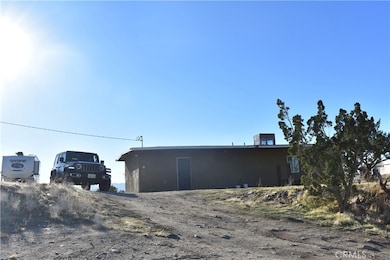 20511 Memory Ln, Apple Valley, CA 92308 - photo 5