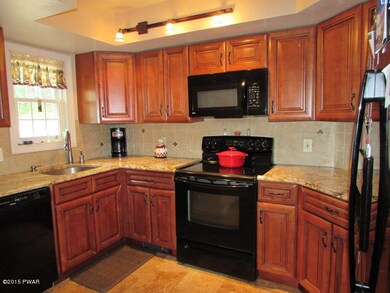 802 Hickory Ct, Hawley, PA 18428 - photo 4