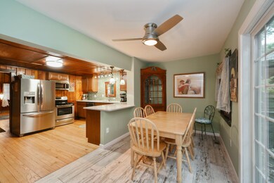 06_23PowhatanDr_191_KitchenBreakfastRoom