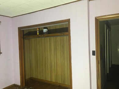 326 N Mulberry St, Logan, OH 43138 - photo 6