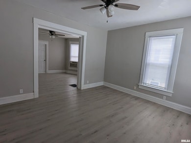 618 Douglas Ct, Davenport, IA 52803 - photo 7