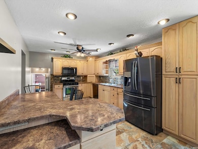 8733 Windsor Dr, Newburgh, IN 47630 - photo 5