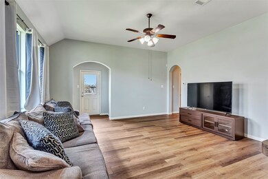 2503 Saddlecreek, Alvin, TX 77511 - photo 4