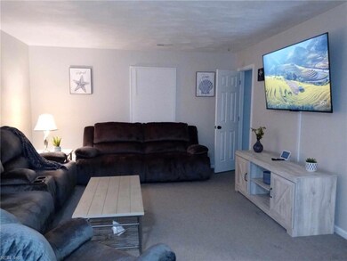 254 Hurdle Dr unit B, Chesapeake, VA 23322 - photo 7