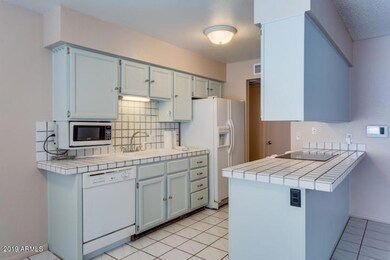 548 E Sack Dr, Phoenix, AZ 85024 - photo 5