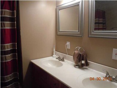 HALL BATH WITH DOUBLE SINKS!