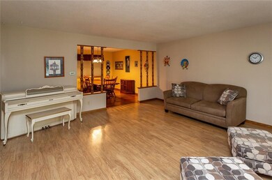 2510 54th St, Des Moines, IA 50310 - photo 7