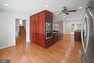 14604 Cobblestone Dr, Silver Spring, MD 20905 - photo 7