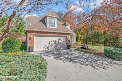 2558 Maple Branch Ln, Knoxville, TN 37912 - photo 3