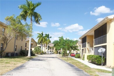5315 Summerlin Rd unit 1513, Fort Myers, FL 33919 - photo 2