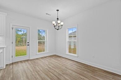 120 E Bartlett Way, Hattiesburg, MS 39402 - photo 4