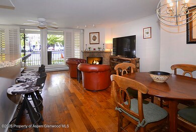 Larkspur 1A_06 living room