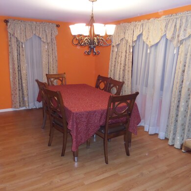 middledining.JPG