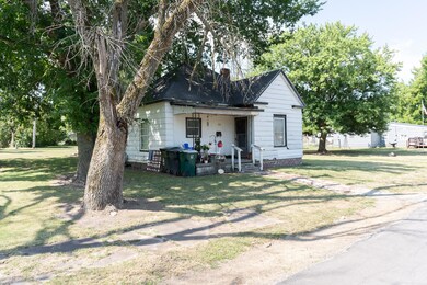 120 W Hinton Ave, Moberly, MO 65270 - photo 3
