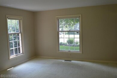 266 Ridgewood Ct, Ionia, MI 48846 - photo 2