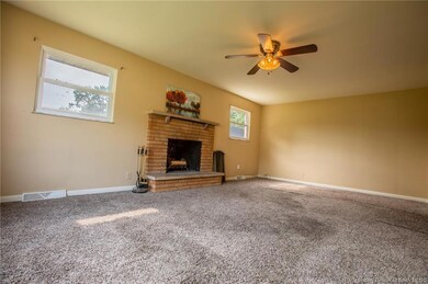 1811 McDonald Ln, New Albany, IN 47150 - photo 2